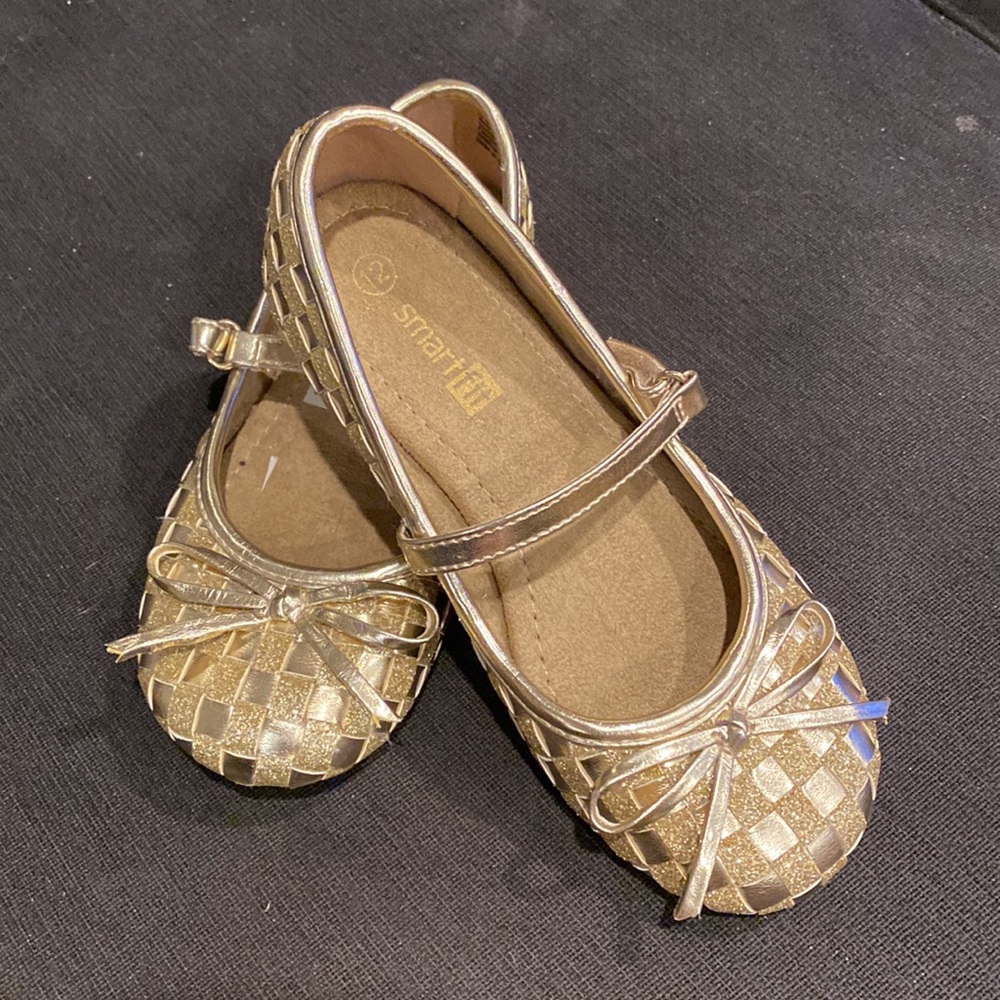 Smart Fit Girl’s Sparkle Brand New Gold Shoe size 12